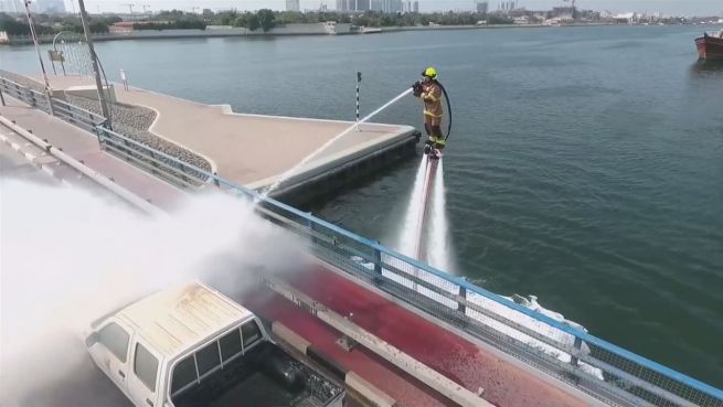 go to Weltcoolste Feuerwehr: Dubais Firefighter mit Jetpacks