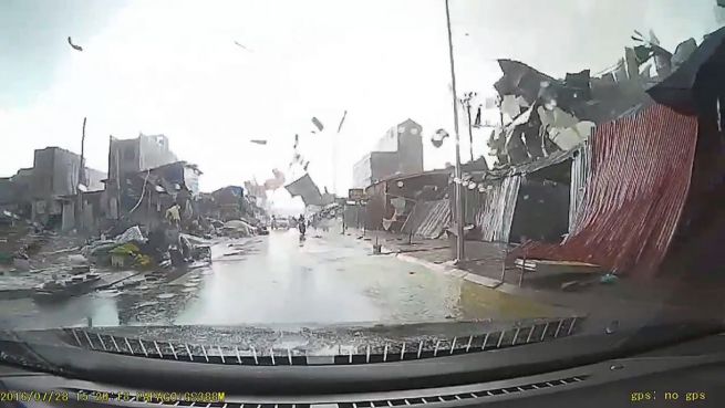 go to Zerstörung in Vietnam: Tornado fegt über Stadt hinweg